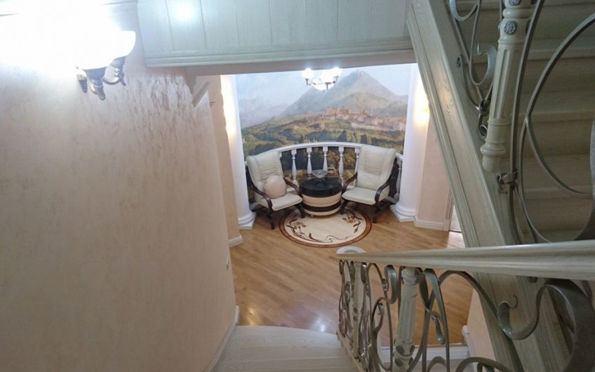 Великолепный дом, р-н ТЦ «Арбуз».